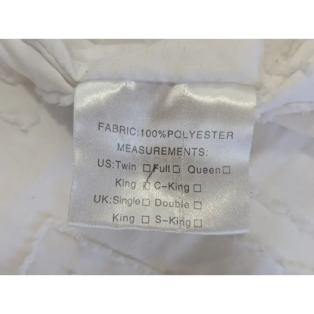GORGEOUS LIGHTWEIGHT WHITE CHENILLE PATTERNED POLY DUVET, COMFORTER COVER! SZ KG